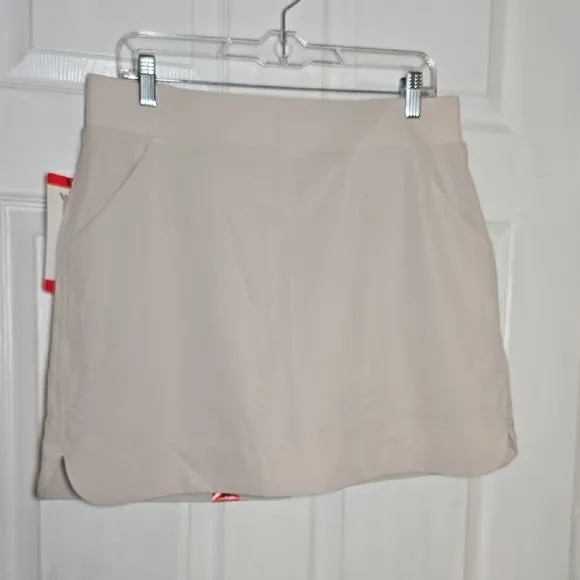 32 Degrees Cream Skorts Lightweight Versatile