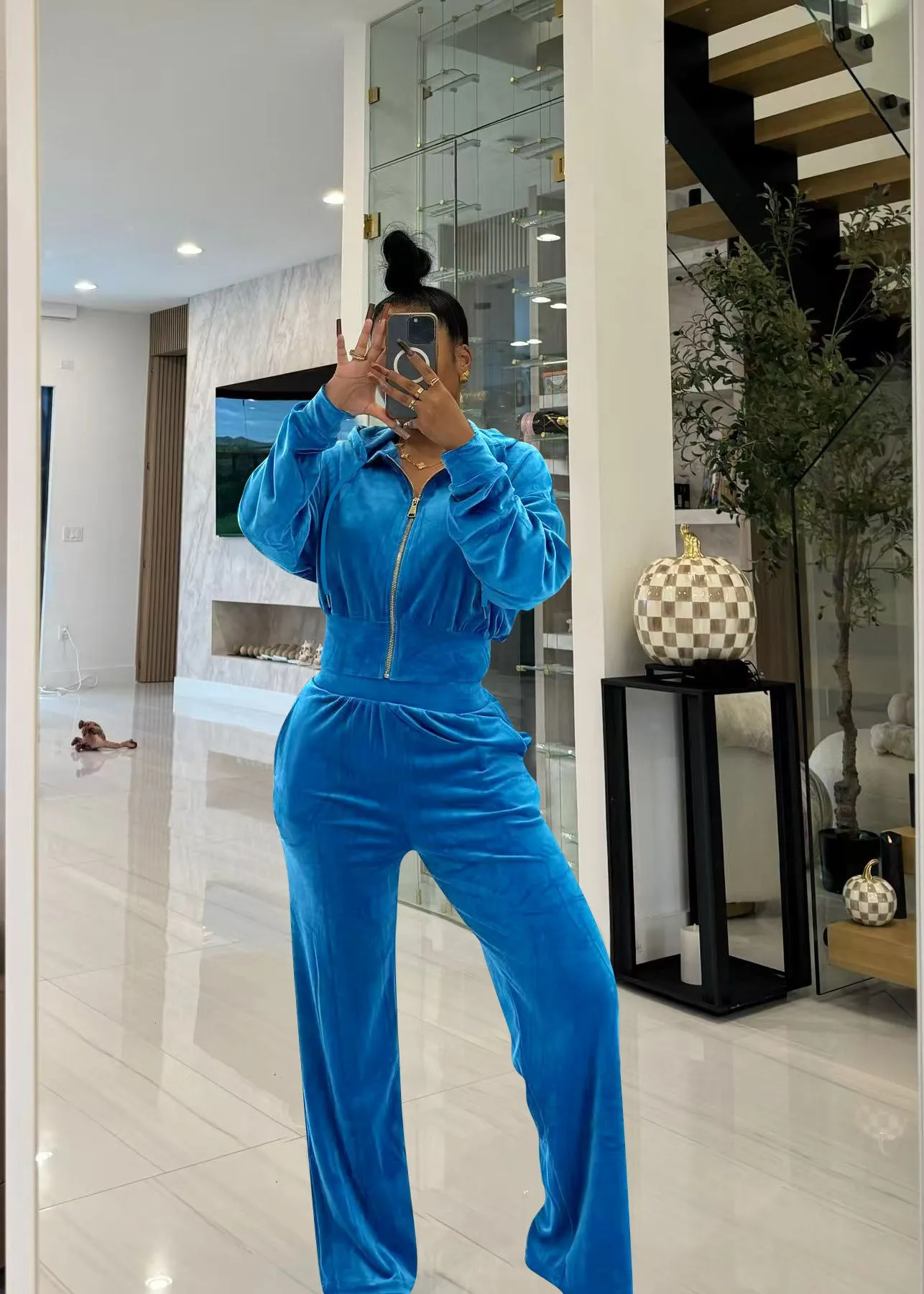 Casual Velvet Hooded Two-Piece Tracksuit with Relaxed Fit