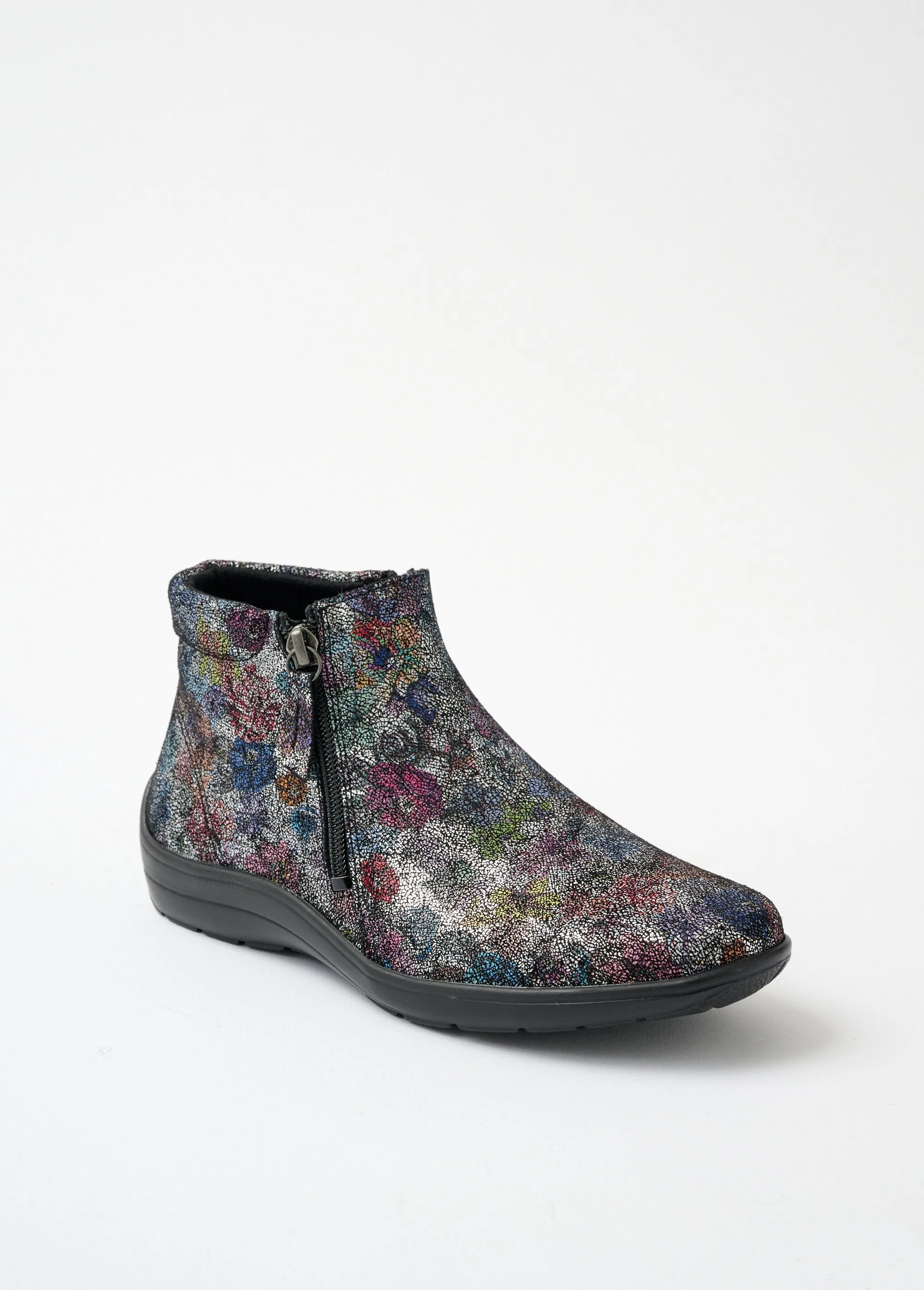 Comfort width zipped low boots in fancy leather