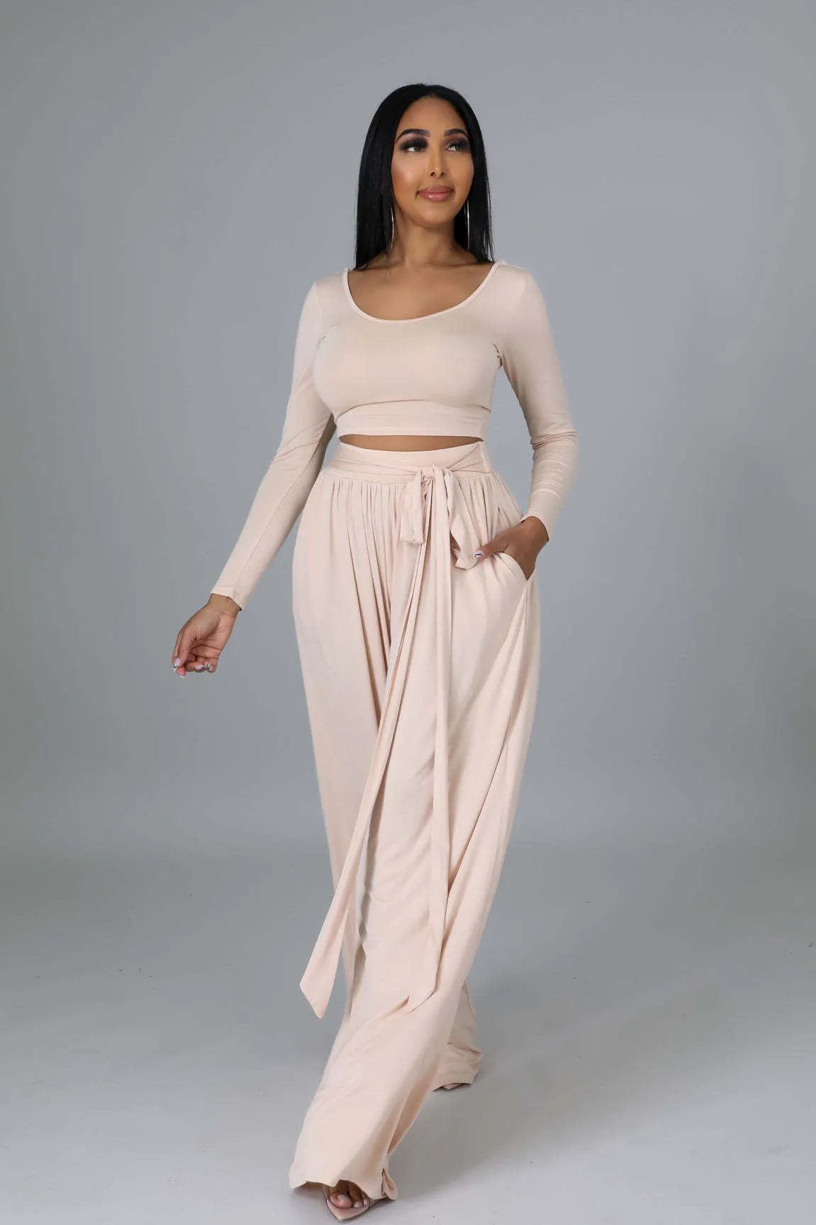 Elegant Round Neck Crop Top and Flowing Wide-Leg Trousers Two-Piece Set
