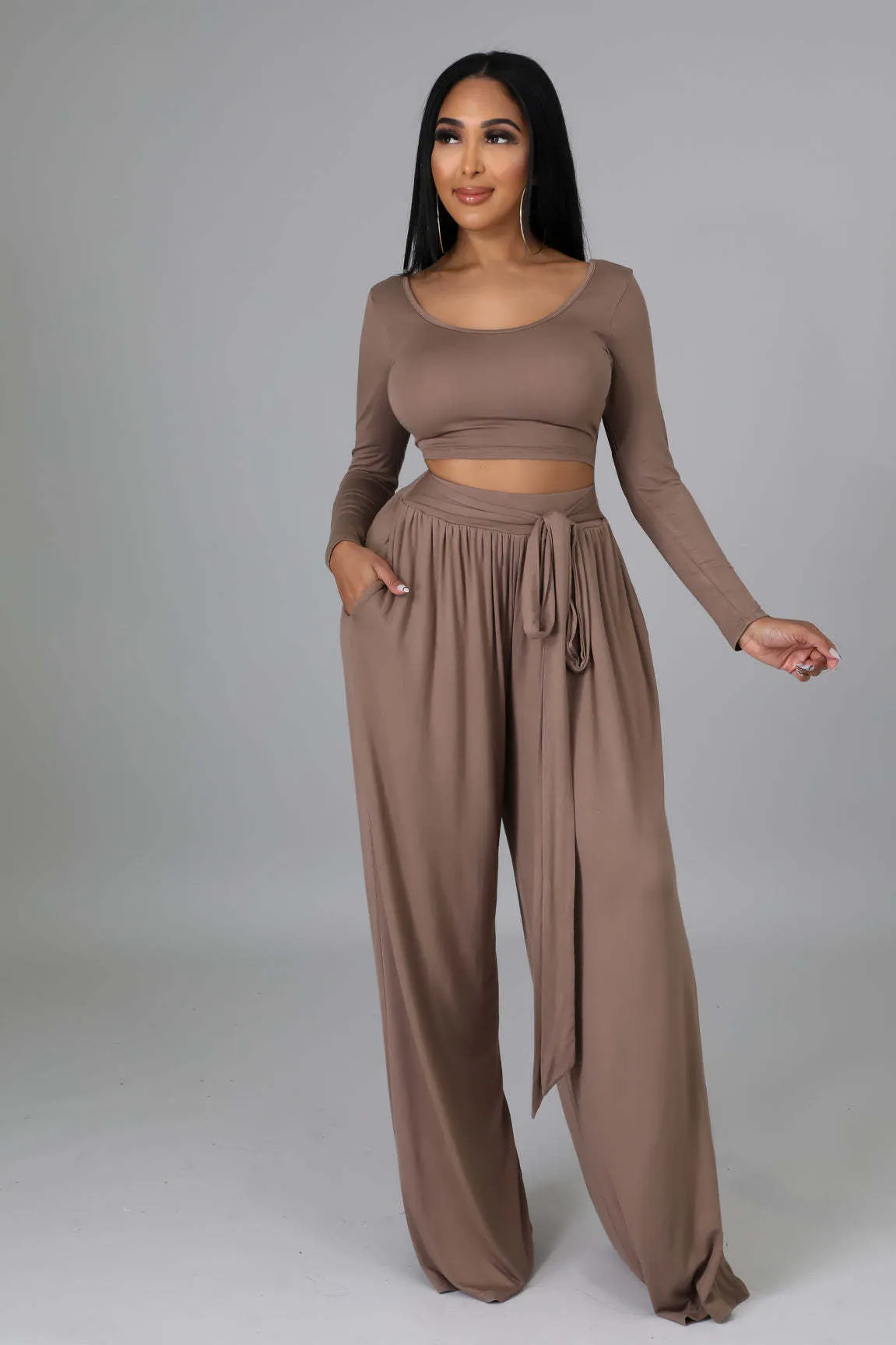 Elegant Round Neck Crop Top and Flowing Wide-Leg Trousers Two-Piece Set