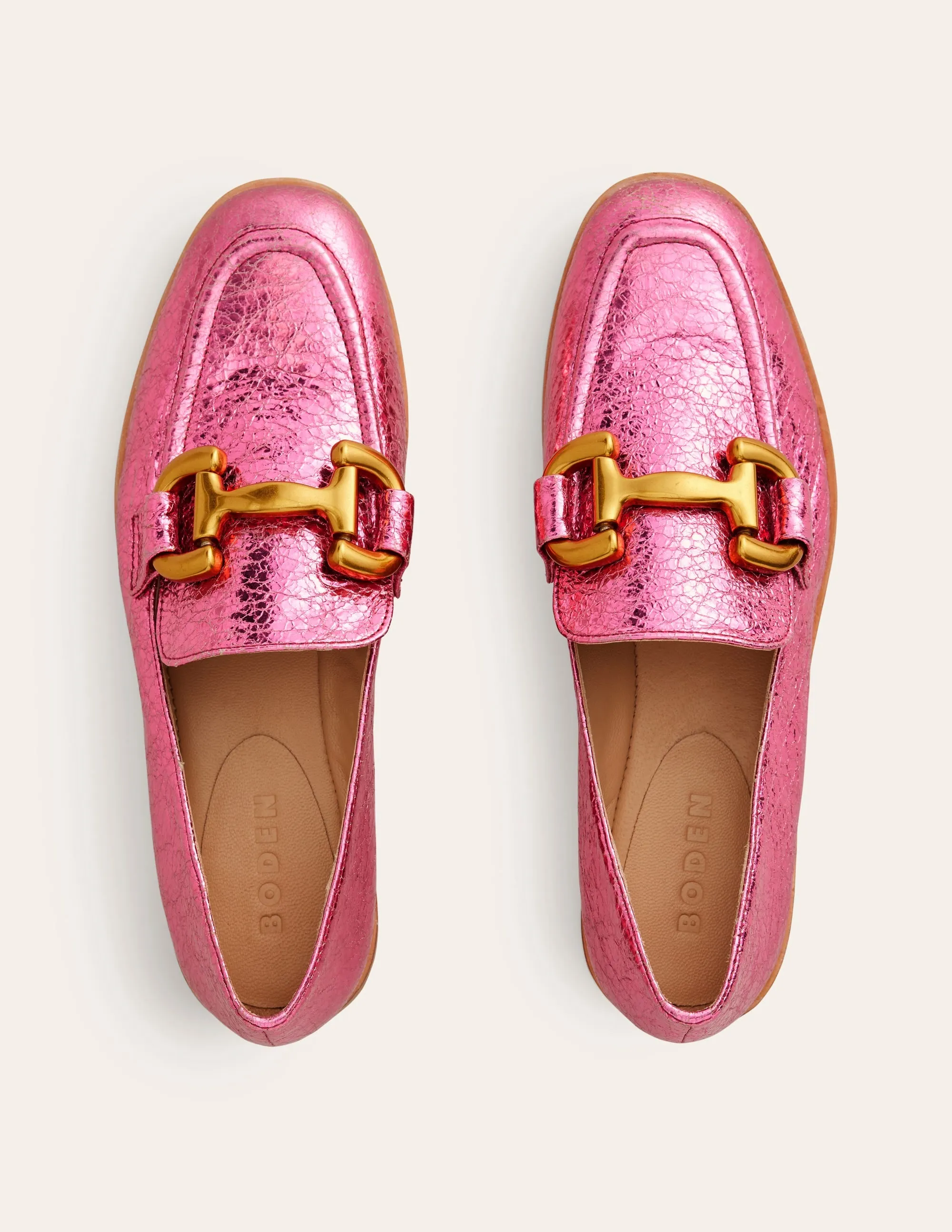 Iris Loafer mit Trensendetail-Leuchtendes Pink Metallic-Leder