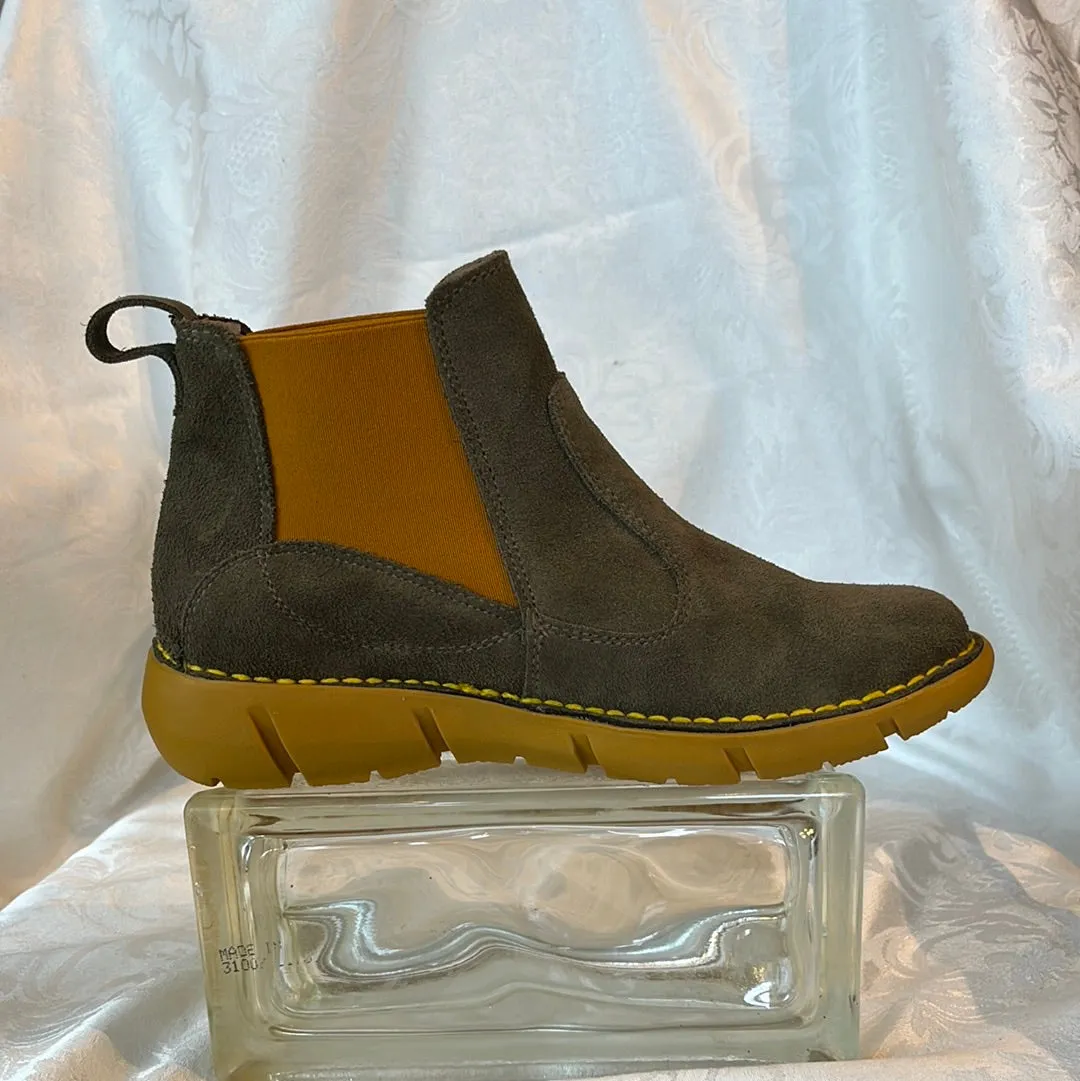 NASSIMA OLBA KHAKI SUEDE