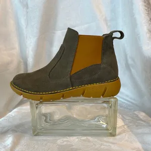 NASSIMA OLBA KHAKI SUEDE