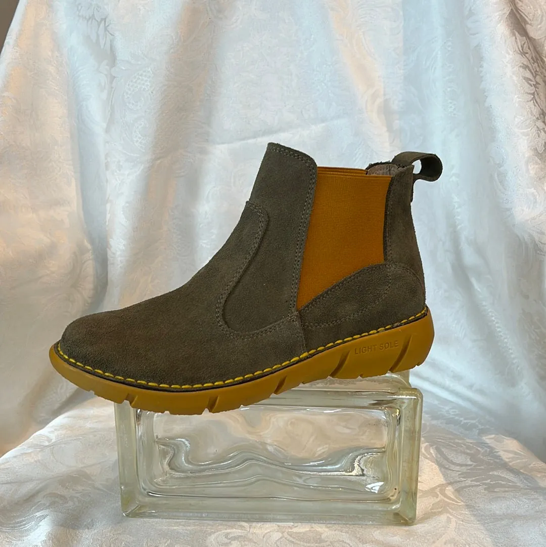 NASSIMA OLBA KHAKI SUEDE