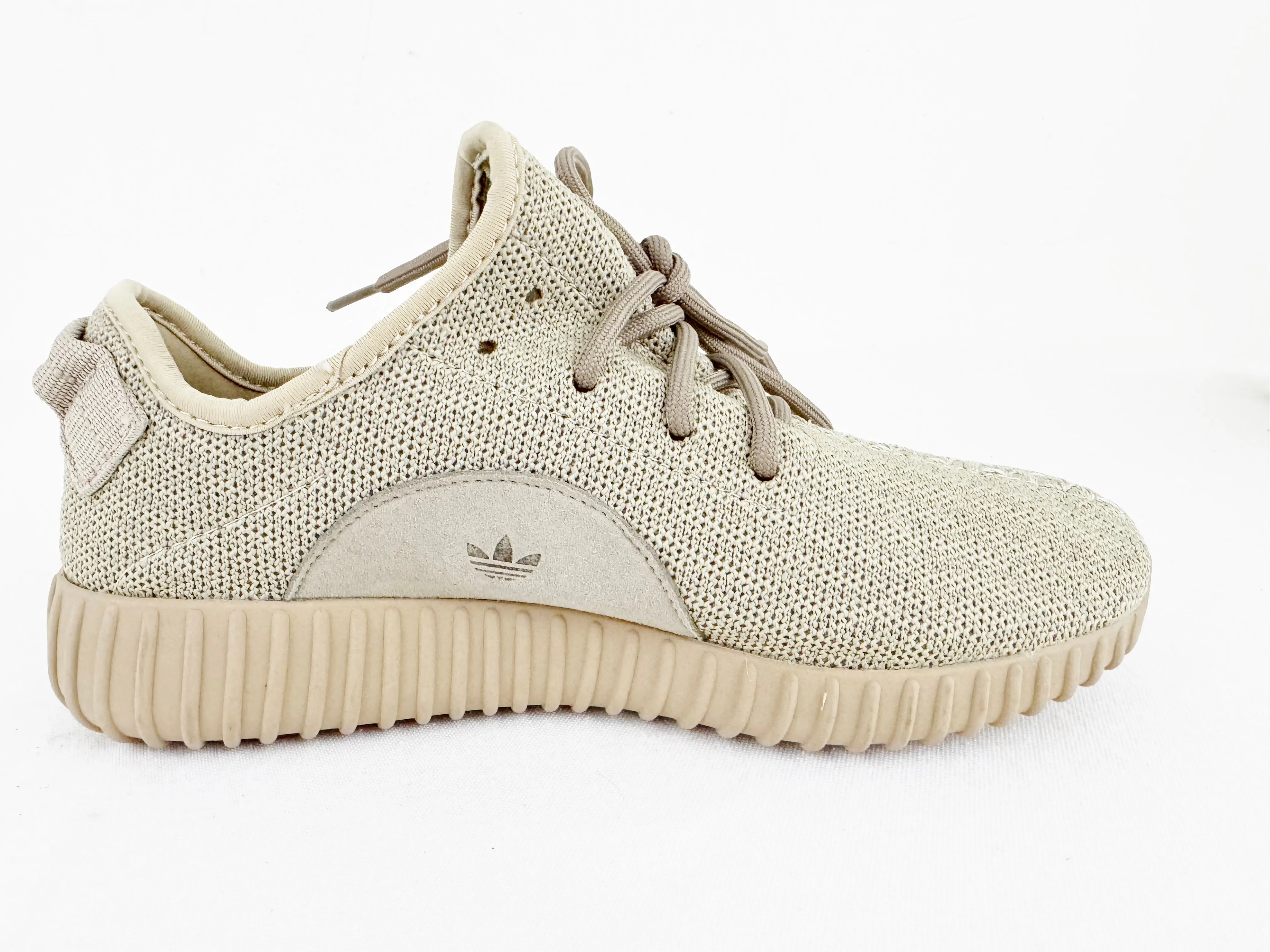 NEW Adidad Yeezy Sneakers Size 7.5