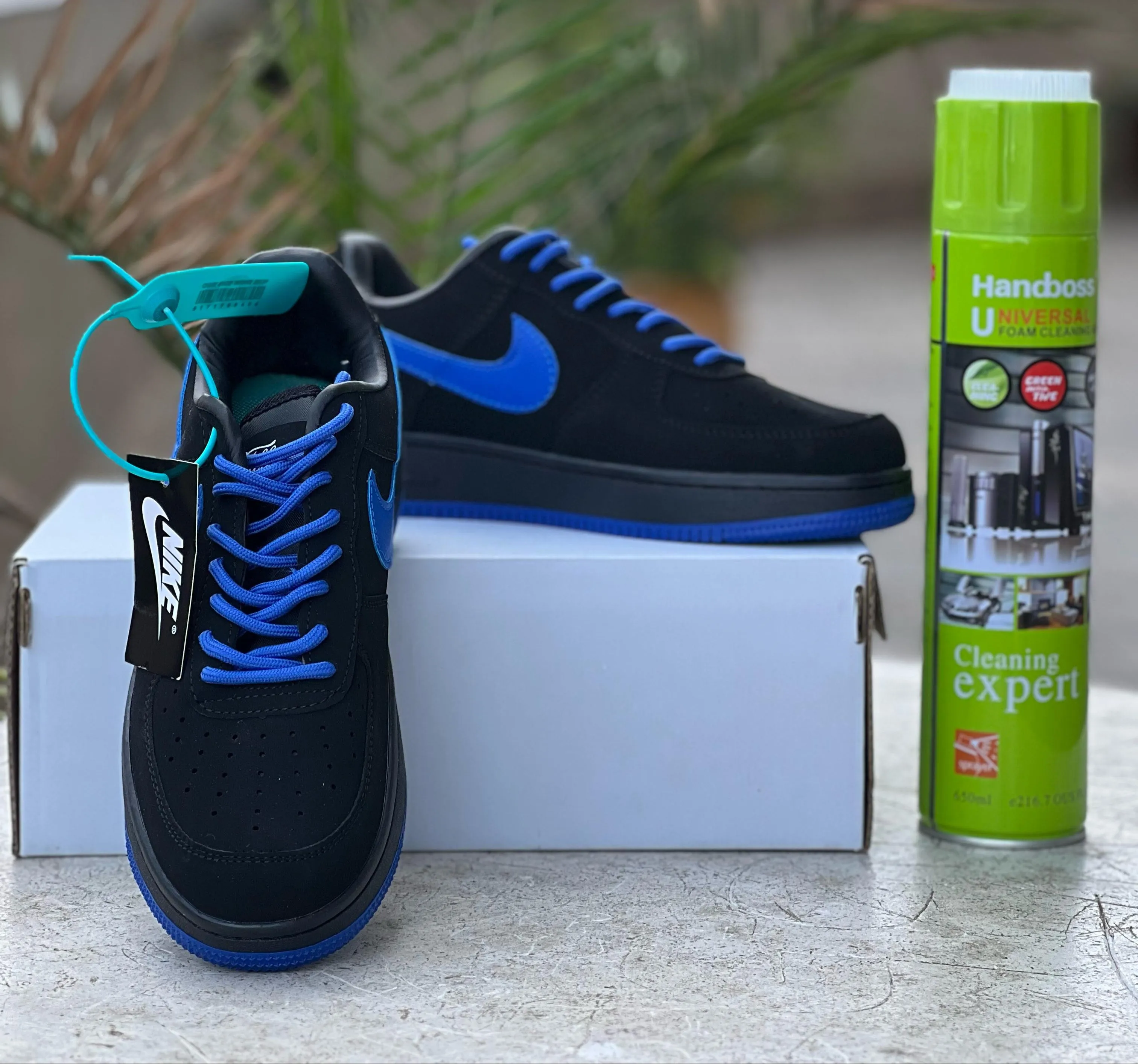 Nike Air Force 1 x Tiffany "Black & Tiffany Blue" Sneakers