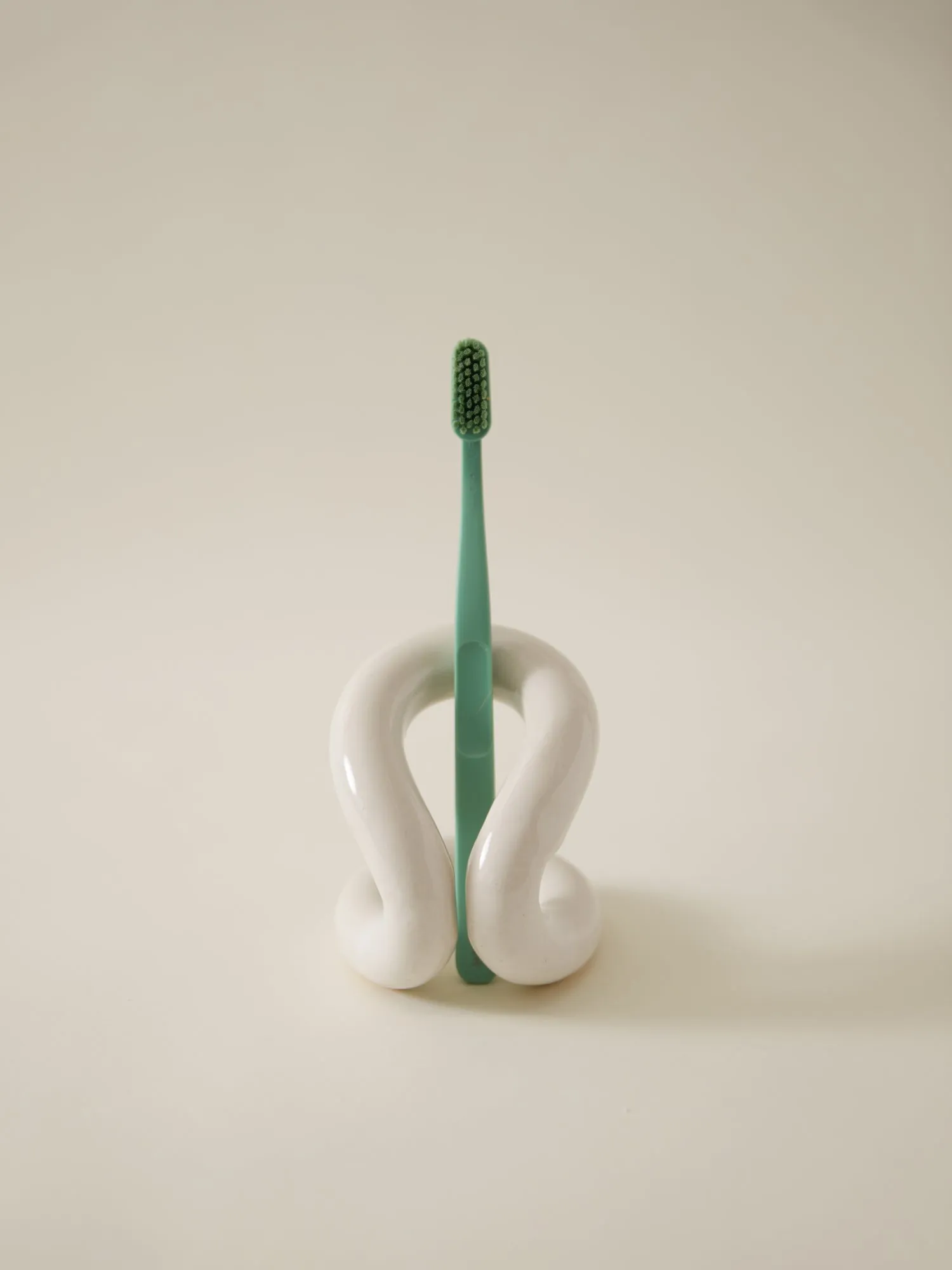 Ood Toothbrush Holder, Glossy White