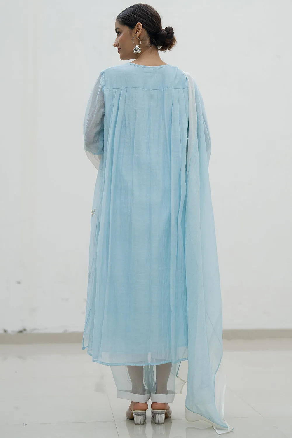 Resham Embroidered Blue & Ivory Kurta Set In Handwoven Chanderi