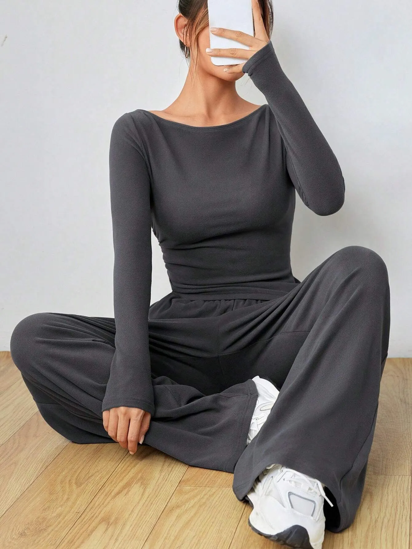 Sophisticated Solid Two-Piece Set with Long Sleeve Top and Wide-Leg Pants