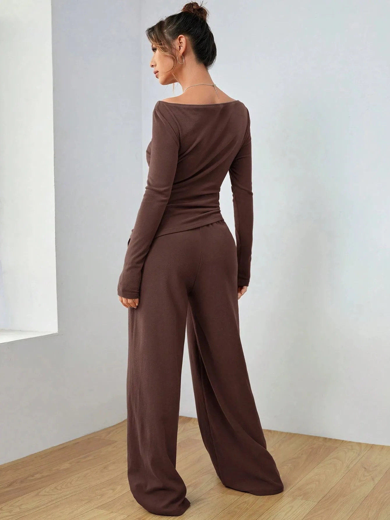 Sophisticated Solid Two-Piece Set with Long Sleeve Top and Wide-Leg Pants