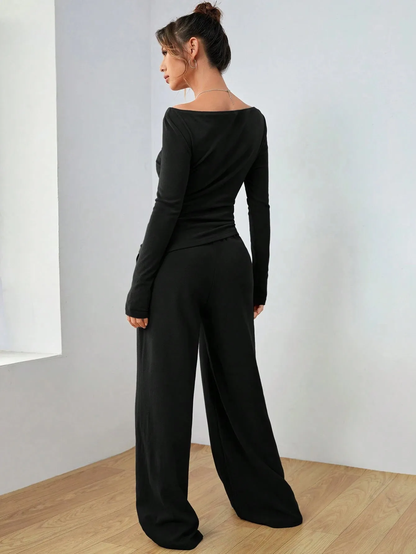 Sophisticated Solid Two-Piece Set with Long Sleeve Top and Wide-Leg Pants