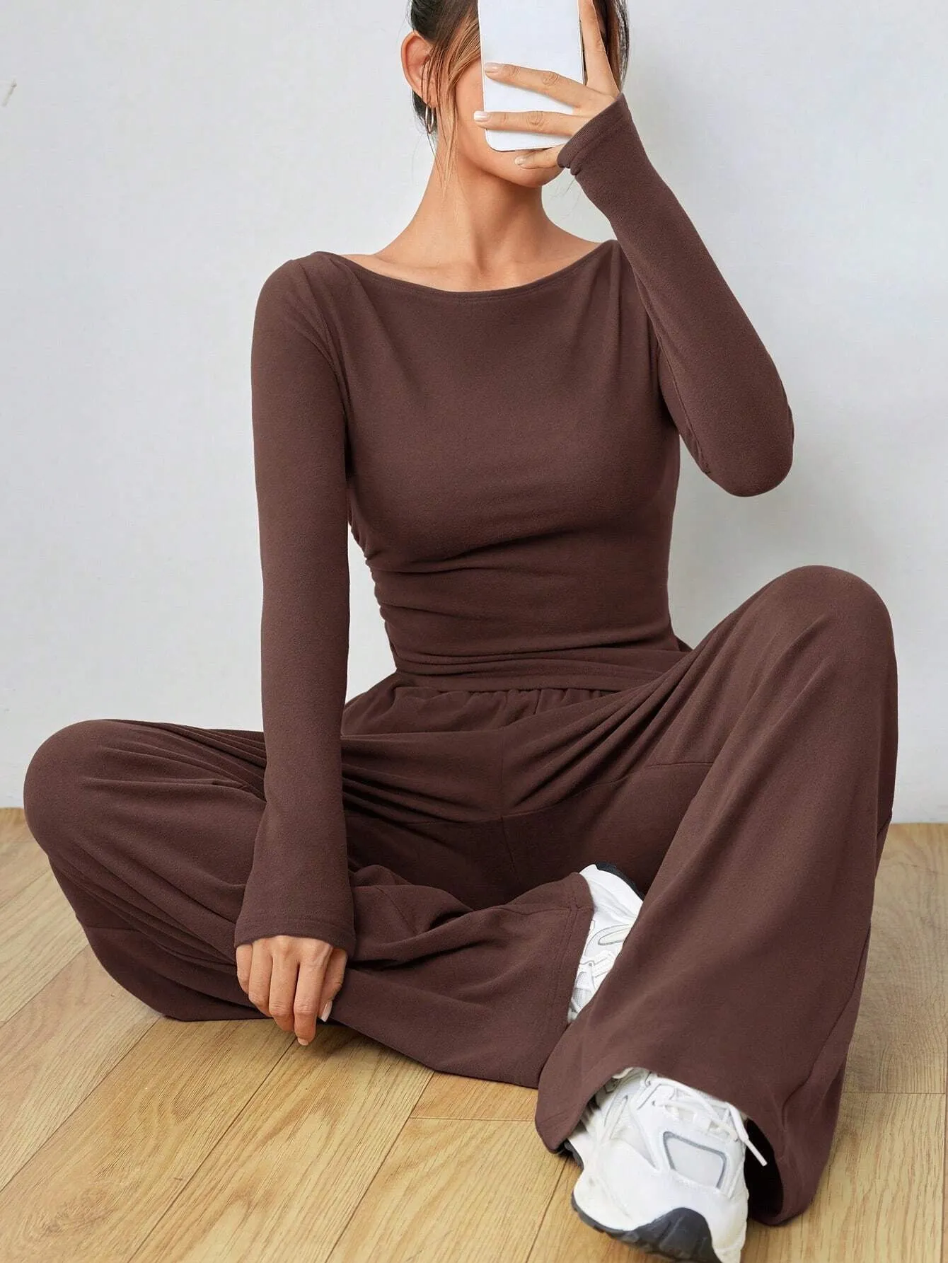 Sophisticated Solid Two-Piece Set with Long Sleeve Top and Wide-Leg Pants