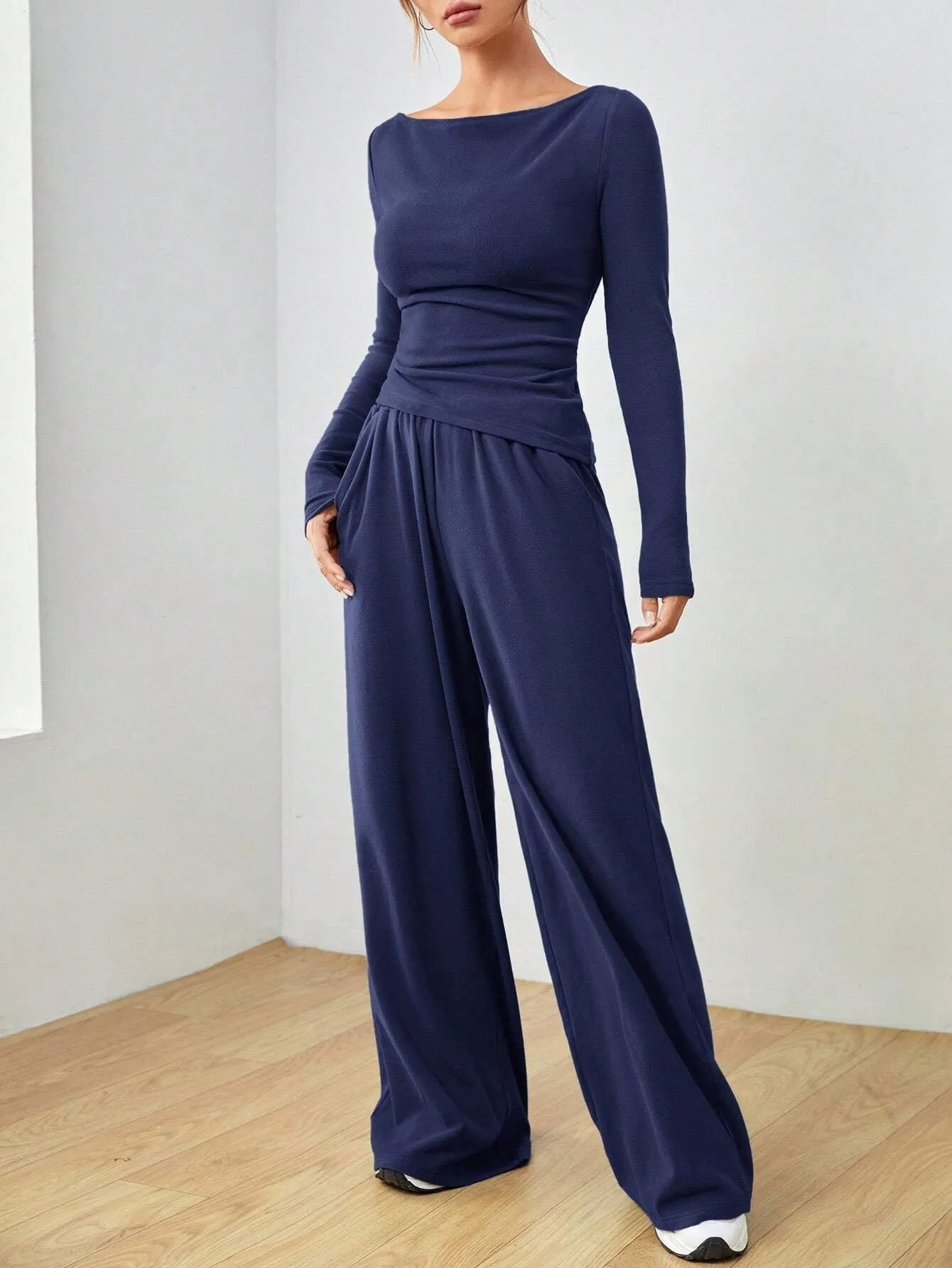 Sophisticated Solid Two-Piece Set with Long Sleeve Top and Wide-Leg Pants