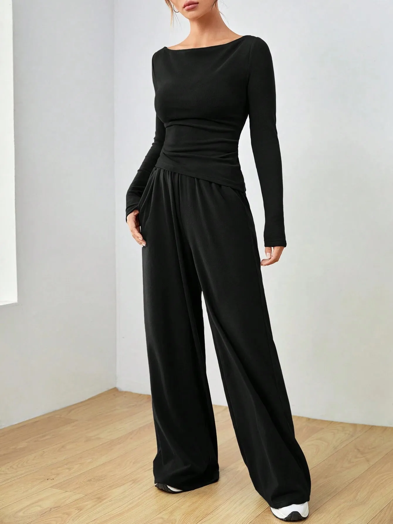 Sophisticated Solid Two-Piece Set with Long Sleeve Top and Wide-Leg Pants