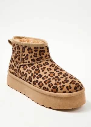 Warm suede-style fur-lined boots