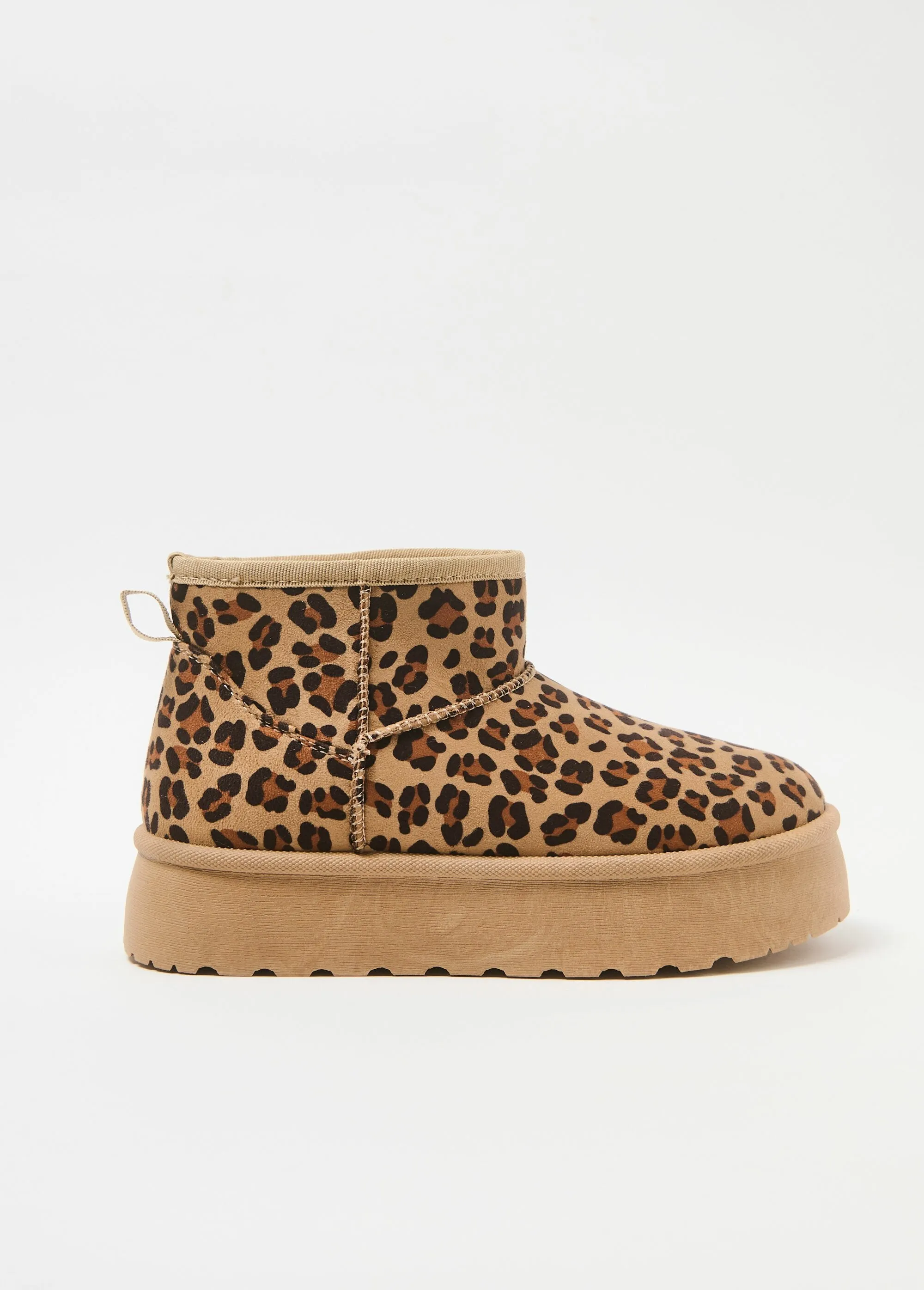 Warm suede-style fur-lined boots