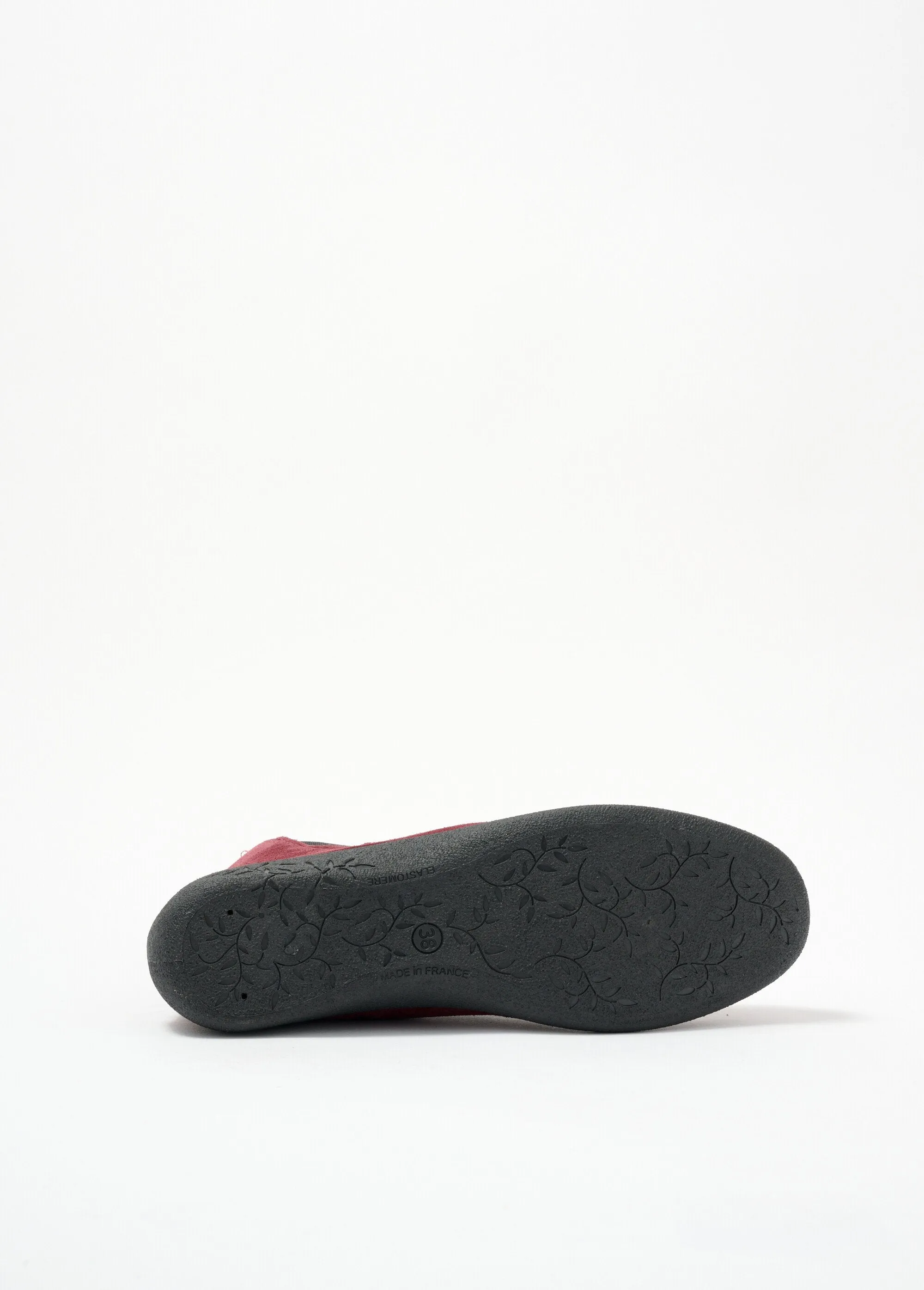 Wide comfort leather boots with elasticated zips